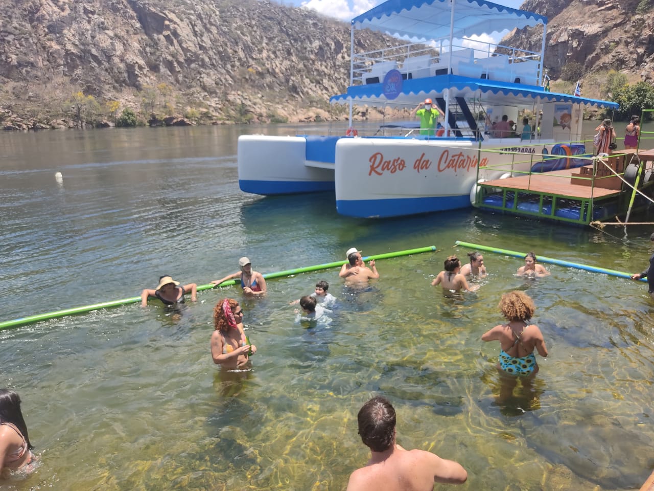 PASSEIO DE CATAMARÃ NO CÂNION EM PAULO AFONSO